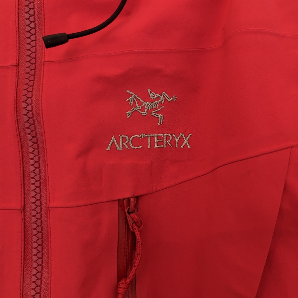 Women's Arc'teryx gortex shell jacket size medium in hot pink
